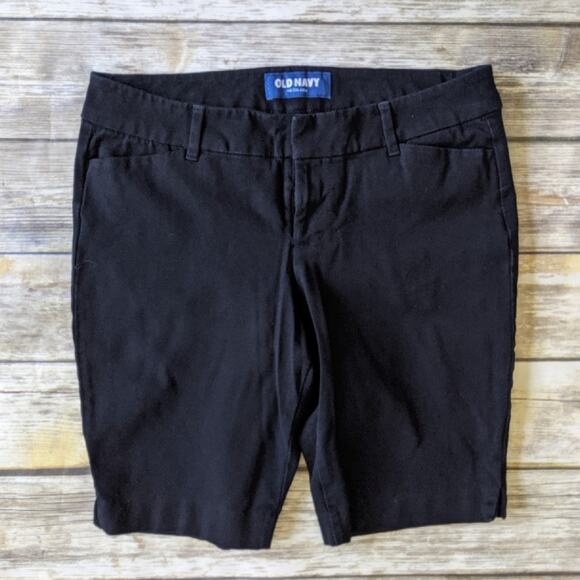 Old Navy Bermuda Shorts Sz 6 regular - Picture 1 of 2